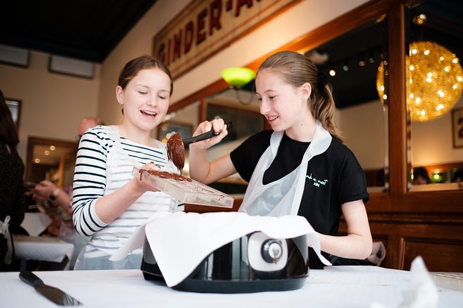 2.5h Belgian Chocolate Pralines Workshop in Brussels - Rue des Foulons 30: how the 2.5-hour workshop feels in real time