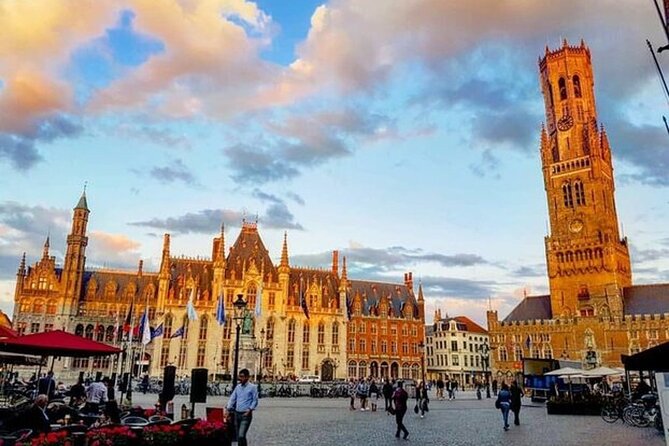 2-Hour Medieval Walk and Chocolate Tasting in Bruges - Craft chocolate tasting: the sweet break that doesn’t feel random