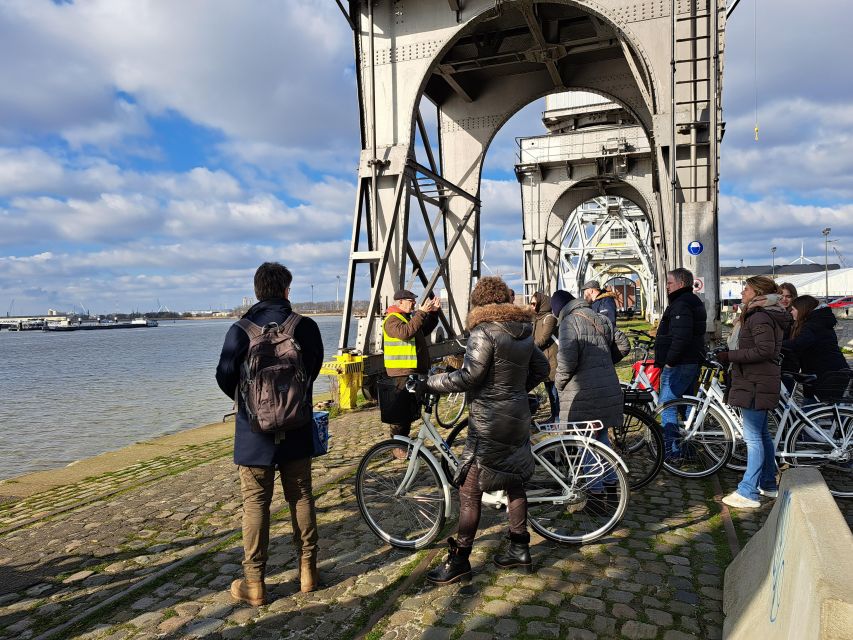 Antwerp: City Highlights Guided Bike Tour - Getting started at Vleminckstraat: the 5-minute walk advantage