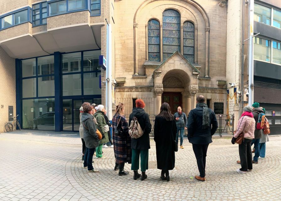 Antwerp: Jewish Neighbourhood Guided Walking Tour - Diamond district to small streets: reading Antwerp’s contrasts