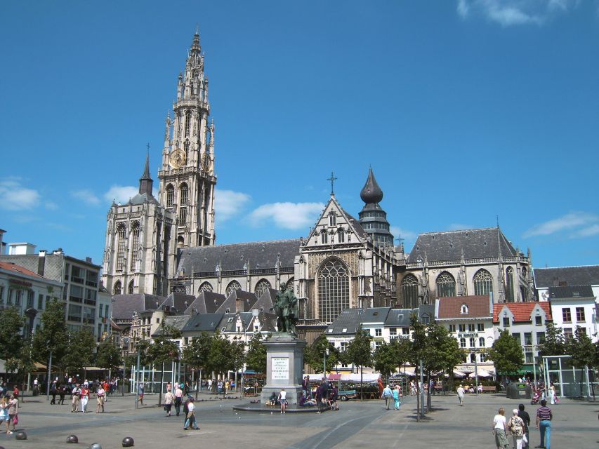 Antwerp: Private Historical Highlights Walking Tour - Grote Markt and the Brabo Fountain: Antwerp’s postcard with a plot