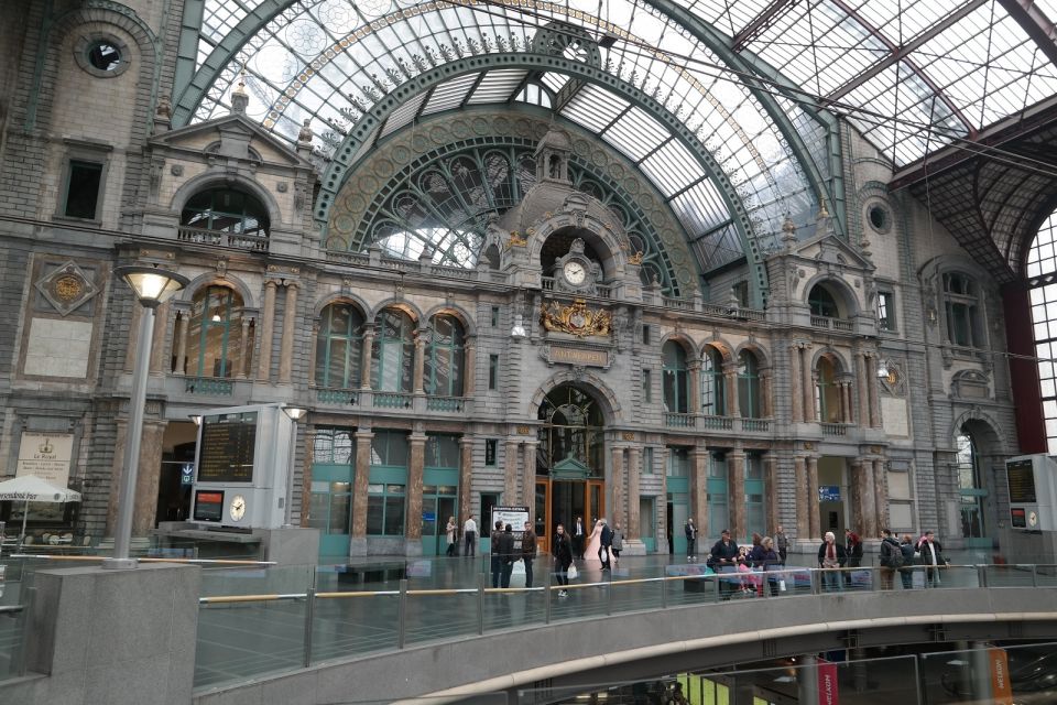 Antwerp: Walking Tour from Steen to Central Station - The route: Steen to Central Station in 150 minutes