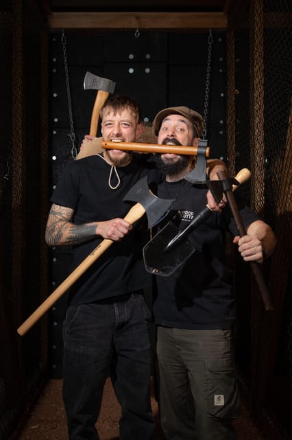 Axe Throwing Experience - Private Lanes and Target Setup: The Small-Group Advantage