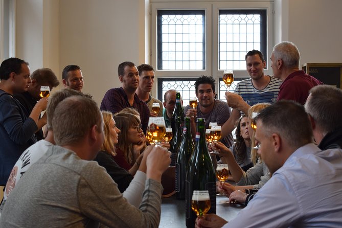 BeerWalk Bruges with Dutch Guide - Stop 3: ’t Brugs Beertje, a tasting house with over 300 beers