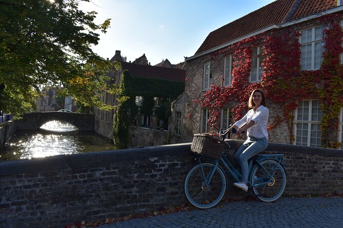 BikeTour Bruges & Damme in Spanish and English - Key points