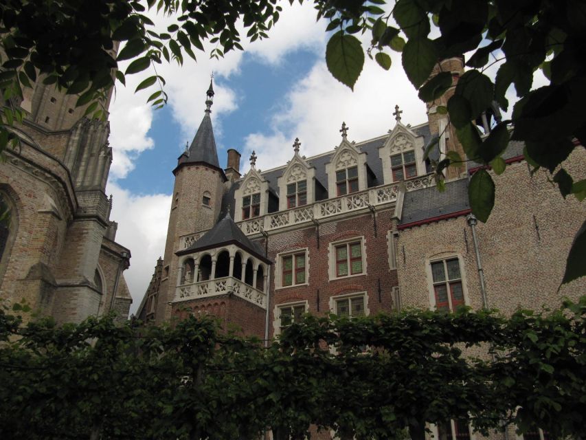Bruges: 2.5-Hr Walking Tour from train station to Markt - Starting at Bargeplein (Katelijne Parking) and setting your route