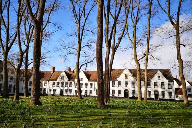 Bruges and Ghent Day Trip from Brussels - Bus Comfort, Group Size, and the Radio-Guide Reality Check