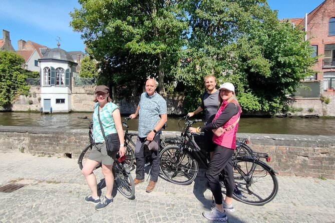 Bruges by bike with friends and family! - Stop 1: Market Square to Bike Fit, Then Rolling Into the Sights
