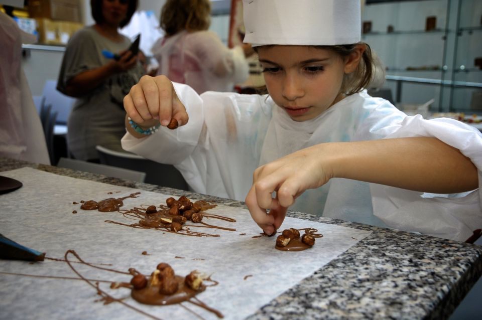 Bruges: Chocolate Making Workshop and Chocolate Museum Entry - Tips to get the best results during the workshop