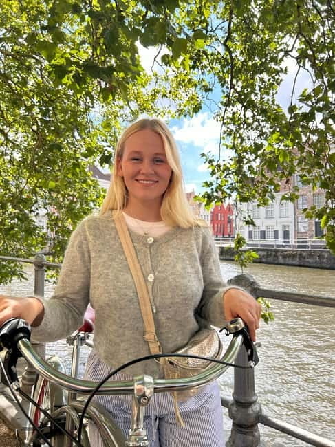 Bruges: City Bike Tour with a Local - Frédérique’s Stories and the Photo Stops That Make It Memorable