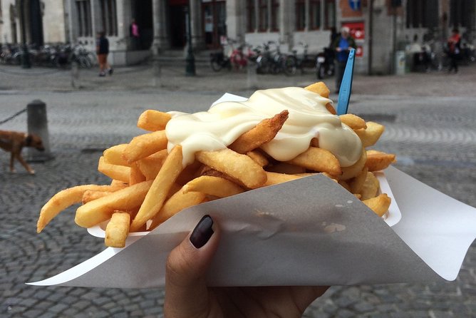 Bruges Food and History Tour: Culinary Delights & Hidden Gems - Chocolate Line Bruges and Depla: how to taste chocolate without overthinking