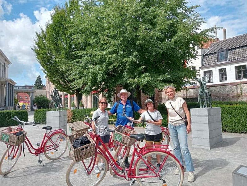 Bruges: Guided Retro Bike Tour of Highlights and Hidden Gems - Key things you’ll notice on this Bruges bike tour