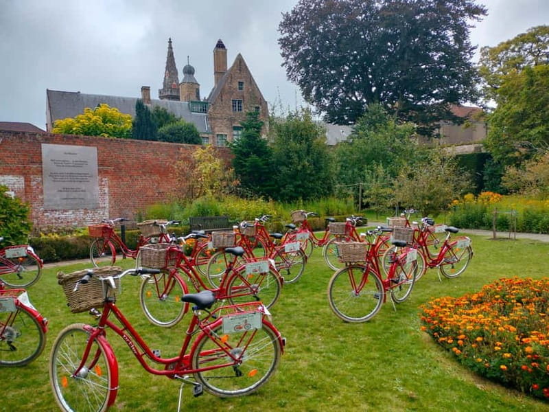 Bruges: Guided Retro Bike Tour of Highlights and Hidden Gems - Bruges City Hall, Rozenhoedkaai, and Gruuthusemuseum: where the city flexed