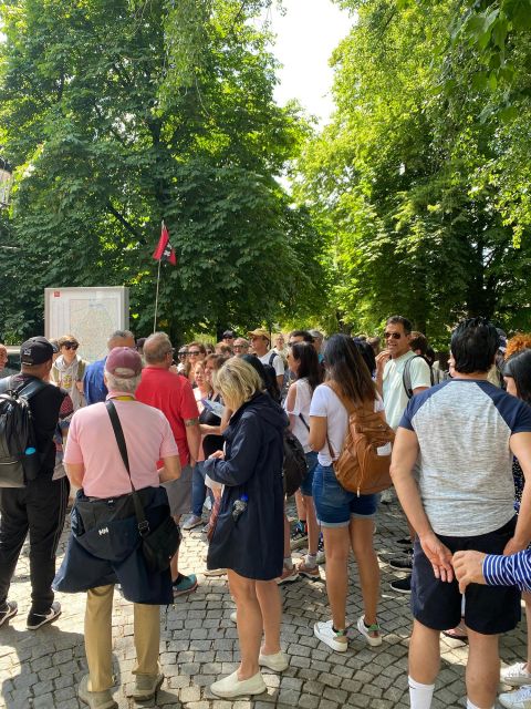 Bruges Guided Walking Tour: Stories, Mysteries and People - Museums and churches: where the walk pauses long enough to reset