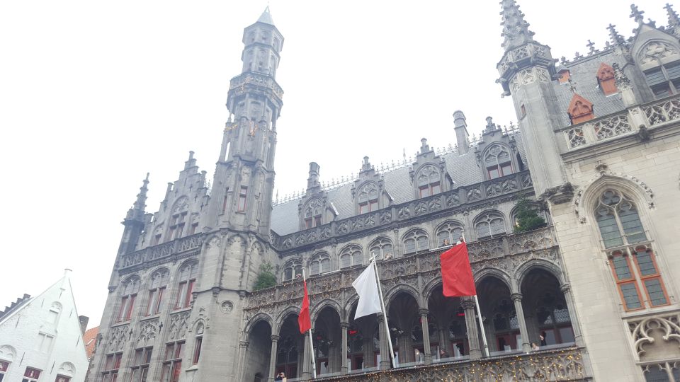 Bruges: Historium Bruges Story and VR Ticket - Audio guide languages, lockers, and keeping your day smooth