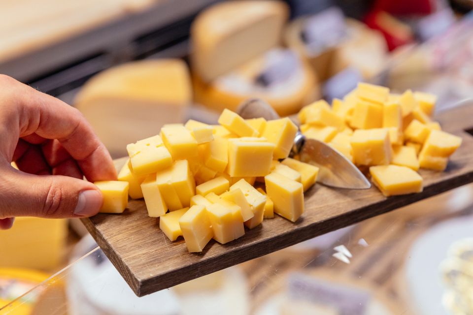 Bruges: Private Food Tour – 10 Tastings with Locals - The “10 tastings” promise: what you’ll likely eat and drink
