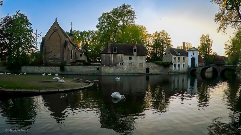 Bruges: Private Historical Highlights Walking Tour - Meeting at Grote Markt: The Start Point That Keeps You Oriented