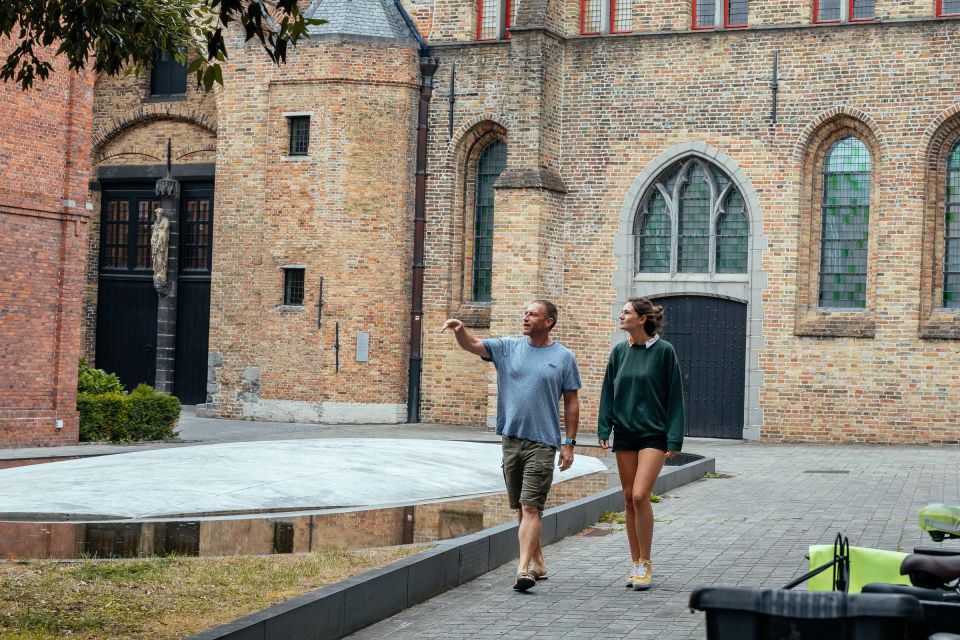 Bruges: Private Tour with Locals – Highlights & Hidden Gems - Meeting in Front of Historium Bruges: Start Easy, Plan Smart