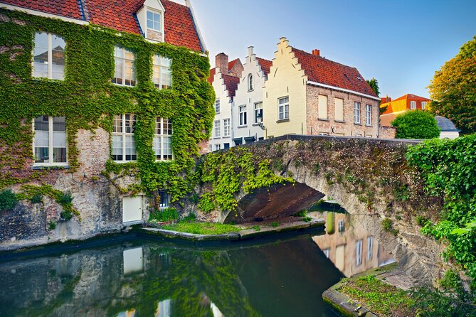 Bruges Scavenger Hunt and Highlights Self Guided Audio Tour - Small Limitations to Know Before You Commit