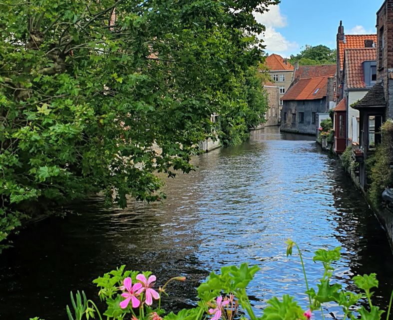 Bruges: Small Group Boat Cruise and Guided Walking Tour - Who should book this Bruges boat and walking tour