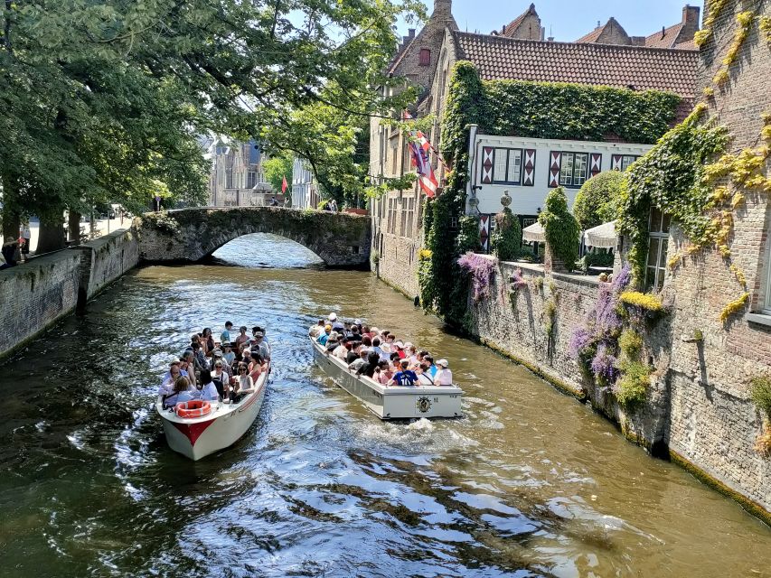 Bruges: Small Group Boat Cruise and Guided Walking Tour - Halve Maan brewery and the Beguinage calm: ending with atmosphere