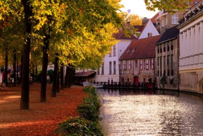 Bruges: Walking Tour, Canal Boat Trip w/Beer Tasting Option - Price and Timing: What the 2.5–3 Hours Really Means