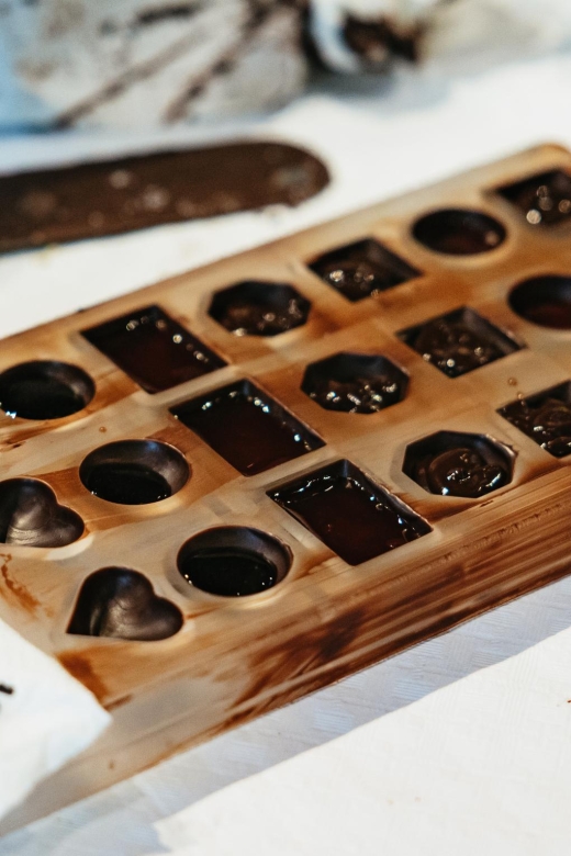 Brussels: 2.5-Hour Belgian Chocolate Making Workshop - Tips to Keep Your Chocolates Looking Good Back at the Hotel