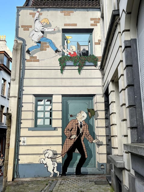 Brussels: 2 hours Private Walking Tour of the Comics Walls - Price and value: what $101 per person buys in real life