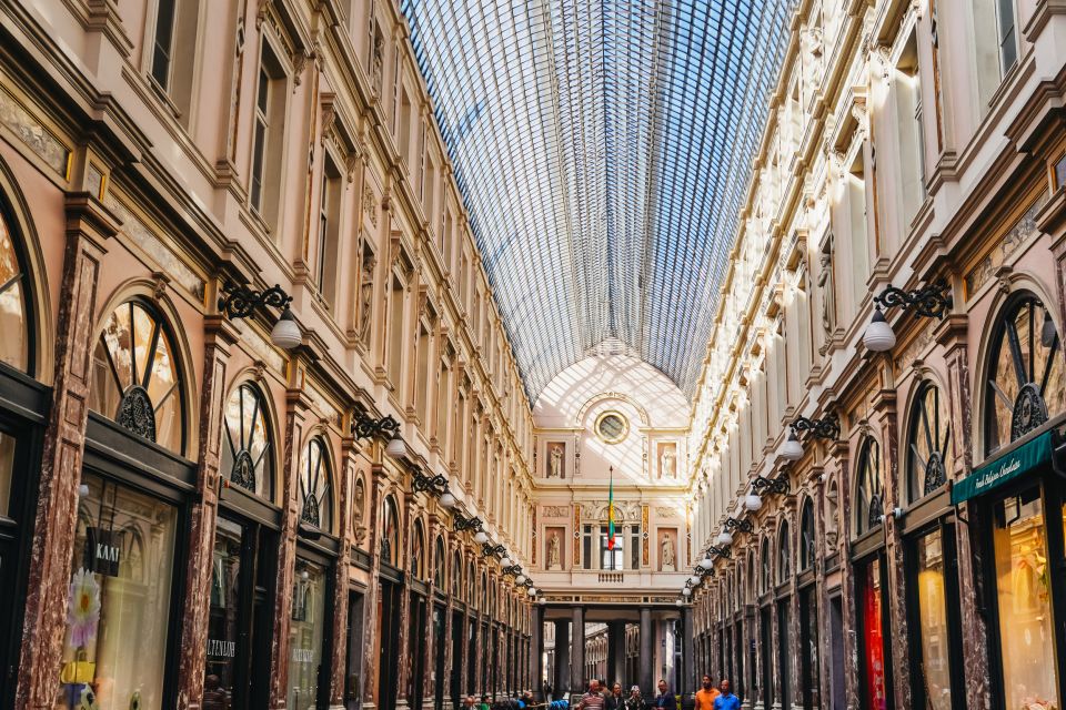 Brussels 3-Hour Guided Art Nouveau Tour - Meeting at Grand-Place: find the white umbrella