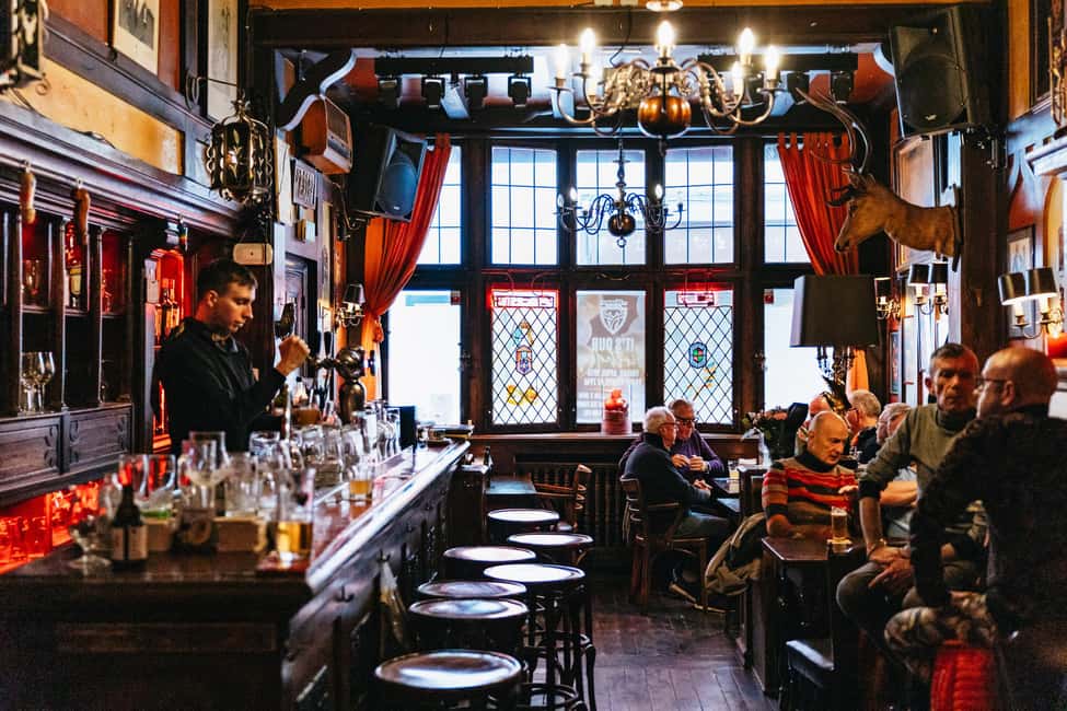 Brussels: Beer Tasting Tour with 7 Beers and Snacks - Starting at Mary Grand Place: why the tour begins in the right spot