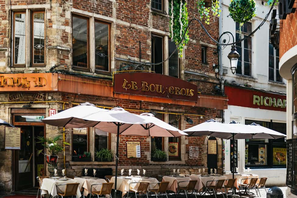 Brussels: Beer Tasting Tour with 7 Beers and Snacks - Pacing, group vibe, and how the guide keeps it fun