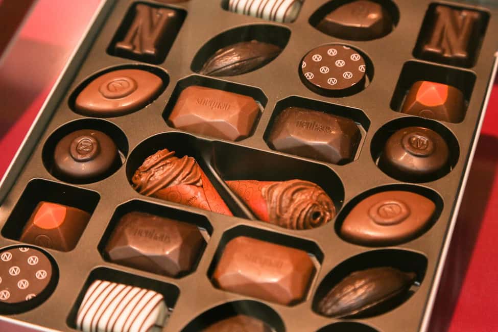 Brussels: Chocolate Appreciation and Tasting Walking Tour - Guides in English: Why Names Like Asmin, Zoe, Kate, Julie, Nina, and Anna Matter