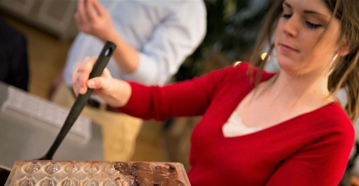 Brussels: Chocolate Workshop and Guided Walking Tour - 10 chocolate tastings across top shops: how to taste beyond sweet