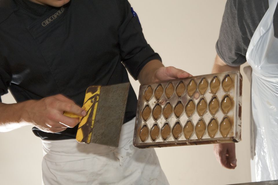 Brussels: Chocolate Workshop and Guided Walking Tour - The Brussels sights you’ll pass: seeing the city while you’re already out