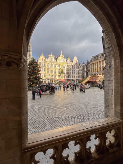 Brussels Food Tour: Main Dish, Beer, Waffle & Chocolate - Rue de l’Etuve: where shopping streets meet food choices