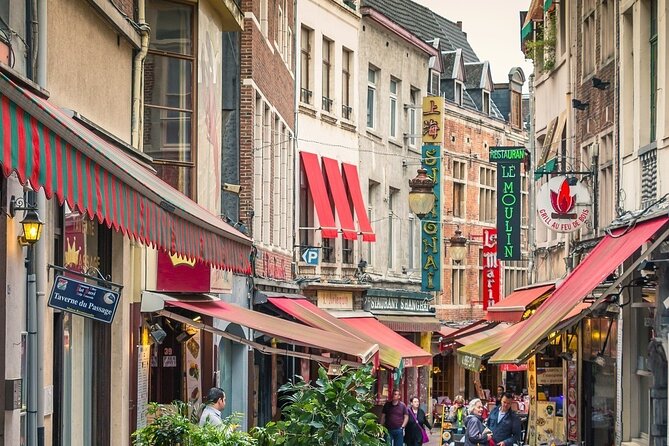 Brussels Food Tour with Full Meal & Drinks by Do Eat Better - Galerie de la Reine: chocolate shopping as the finale