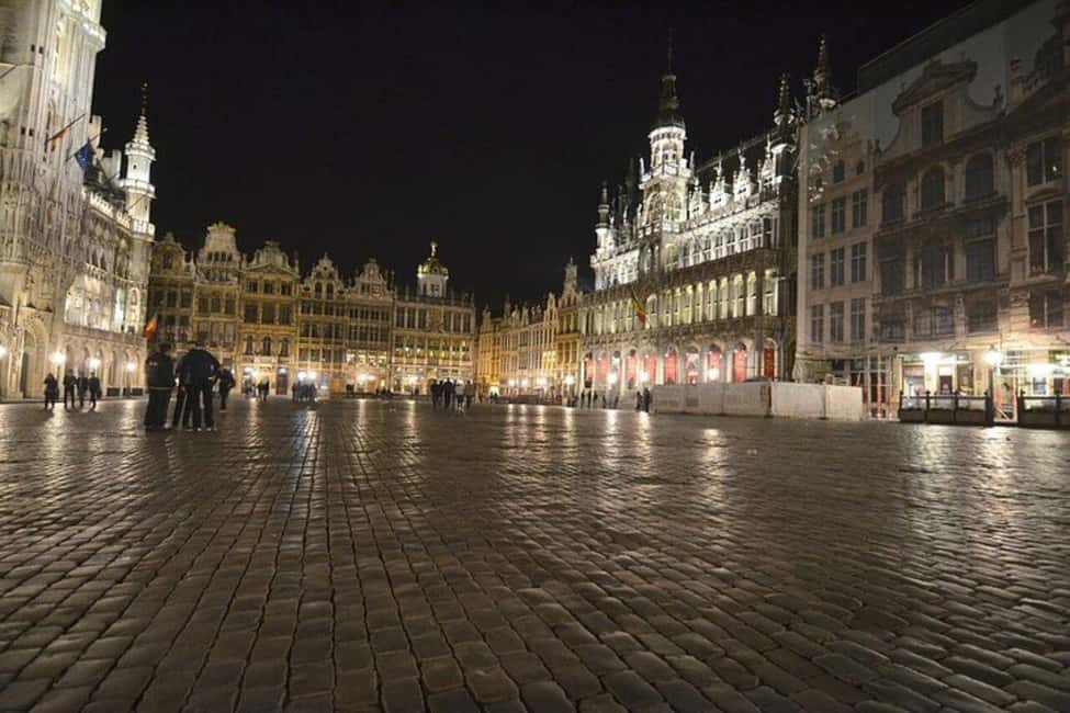 Brussels: Highlights and Hidden Gems Walking Tour - Royal Palace area: Getting the why behind the landmark