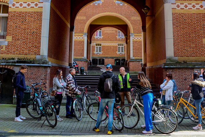 Brussels Highlights & Hidden Gems Bike Tour - Stop 1: La Bourse de Bruxelles and Place de la Bourse