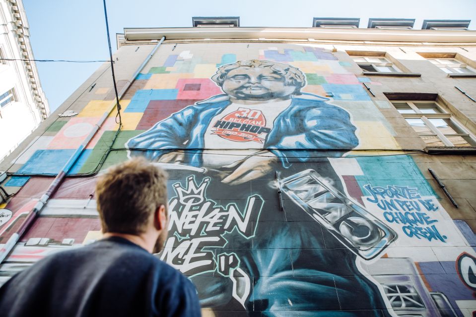 Brussels: Highlights & Hidden Gems Private Walking Tour - A Belgian beer stop plus light bites: plan for extra spending
