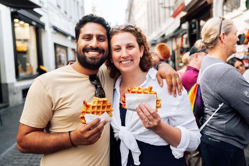 Brussels: Historical Tour with Chocolate & Waffle Tasting - Grand Place: the square that turns the volume up on history