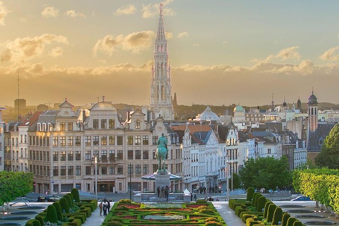 Brussels: Historical Walking Tour with Chocolate & Waffle Tasting - Place Royale and Mont des Arts: A Change in Atmosphere