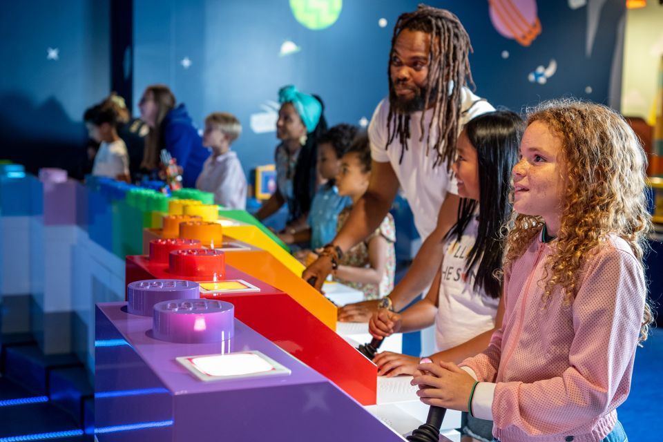 Brussels: LEGO® Discovery Centre Admission Ticket - Walk in, check in, and handle the rules fast