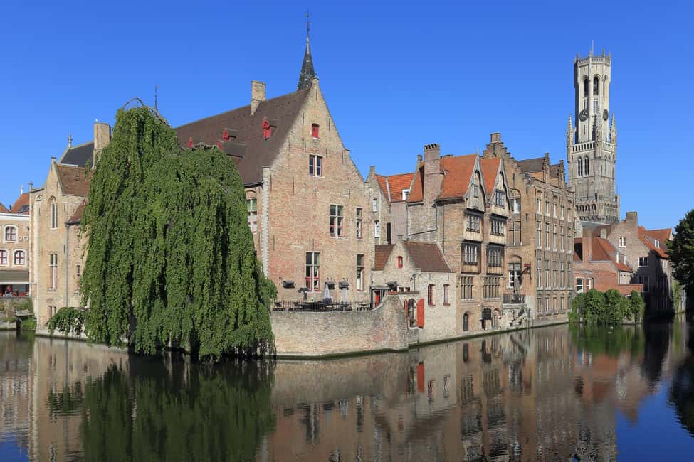Brussels: Private & Customizable Day Trip to Bruges - First stop feeling: Markt and Belfry Tower views