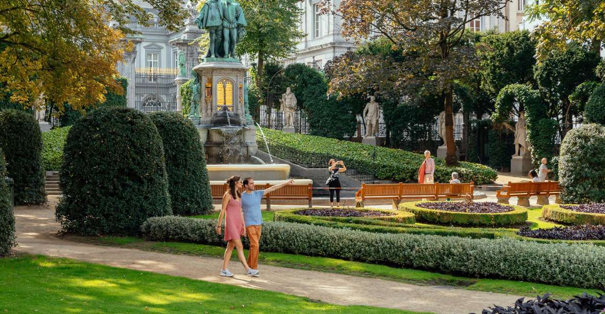 Brussels: Private Tour w/ Locals – Highlights & Hidden Gems - Meeting Point at Café Archipel, Marché aux poulets