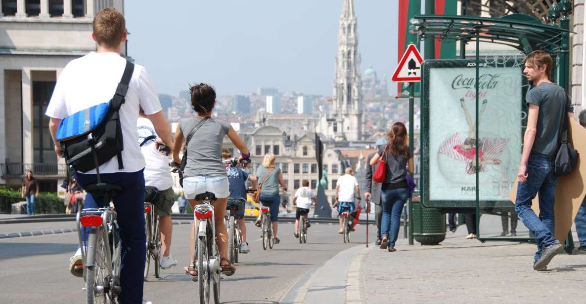 Brussels: Sightseeing Bike Tour - The center highlights: Manneken Pis, Marolles, and Court House moments