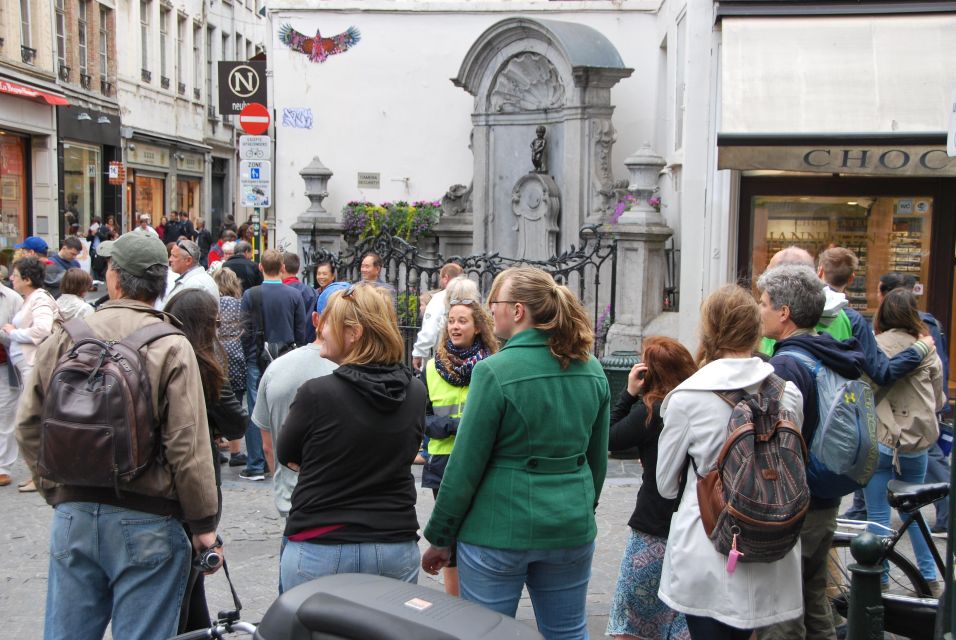 Brussels: Sightseeing Bike Tour - Bikes, pace, and cobblestones: what your body should expect