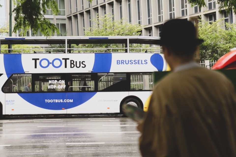Brussels: Sightseeing Sunset Bus Tour - Golden-hour photography from a moving bus: how to set yourself up