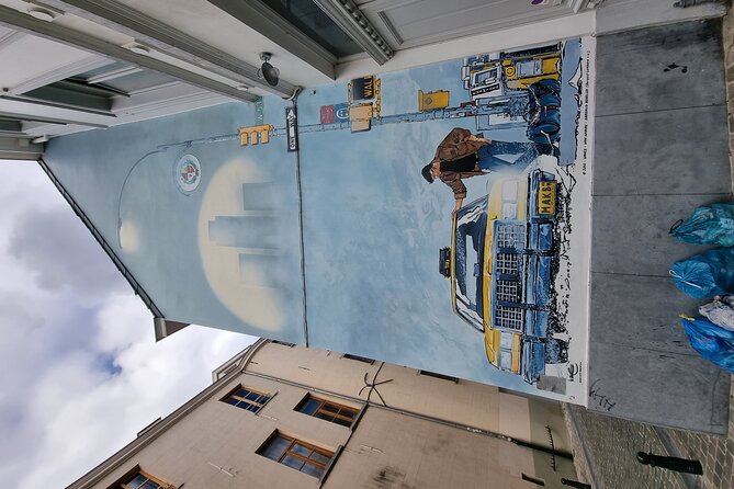 Brussels through its comics murals - Who should book this Brussels comics murals tour