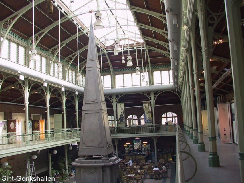 Brussels: Walking Tour from Central Station to Manneken Pis - Price and group value: $388 for up to 20 people