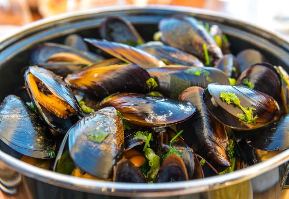 Brussels: Walking Tour with Belgian Lunch, Chocolate, & Beer - Key tour highlights worth planning around
